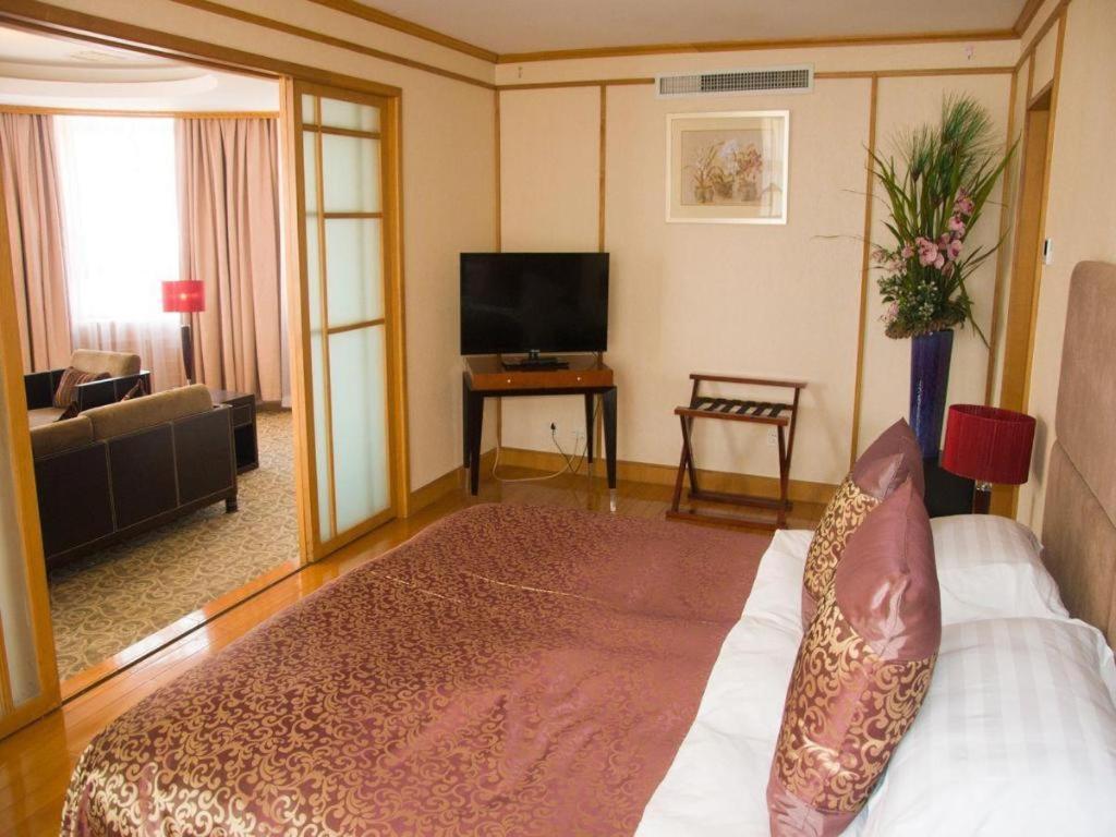 Qingdao Royal Garden Hotel Exteriör bild