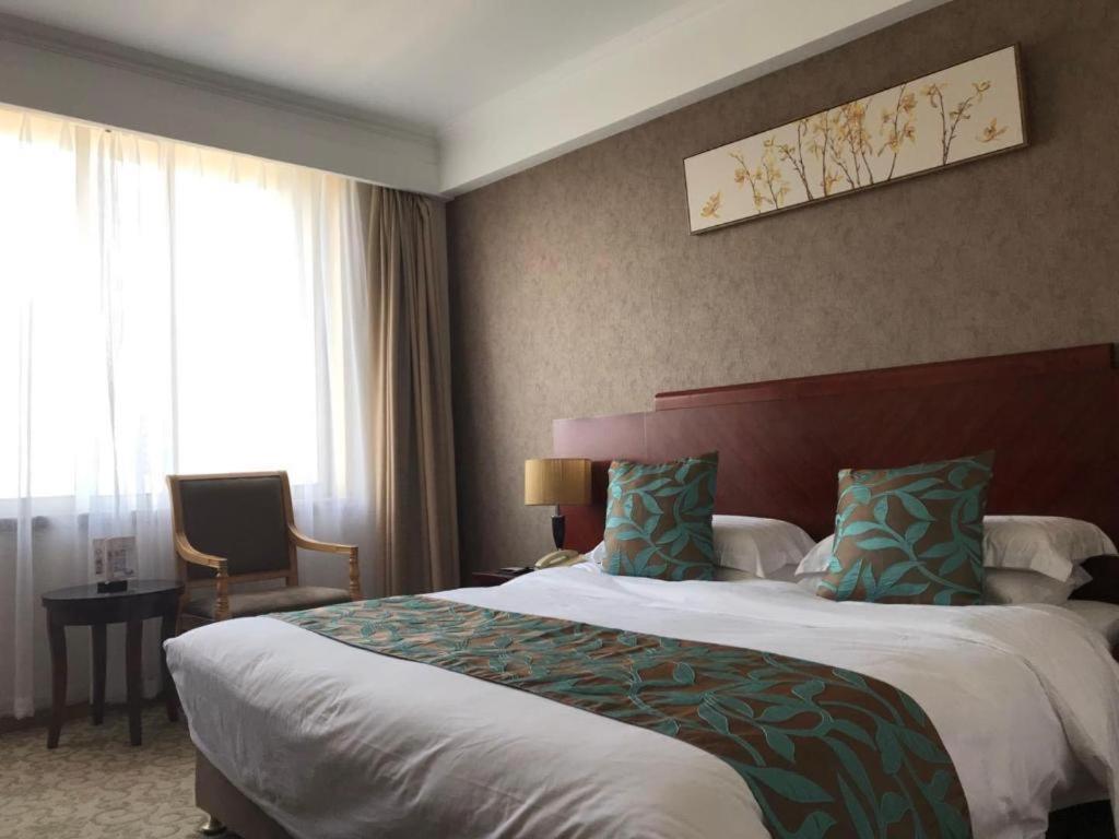 Qingdao Royal Garden Hotel Exteriör bild