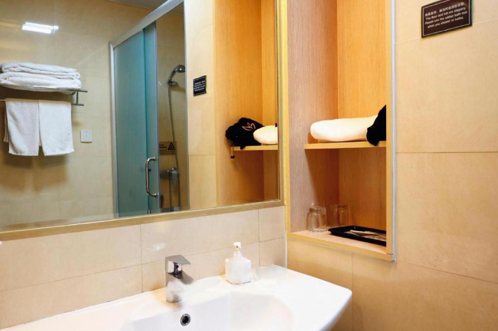 Qingdao Royal Garden Hotel Exteriör bild