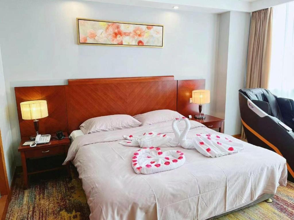 Qingdao Royal Garden Hotel Exteriör bild