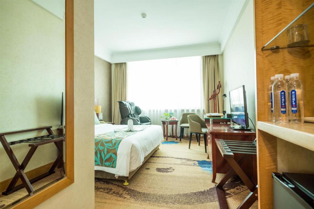 Qingdao Royal Garden Hotel Exteriör bild