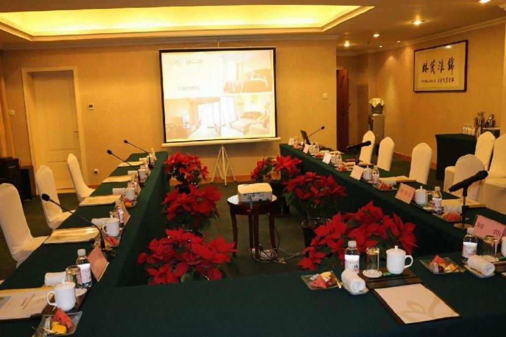 Qingdao Royal Garden Hotel Exteriör bild