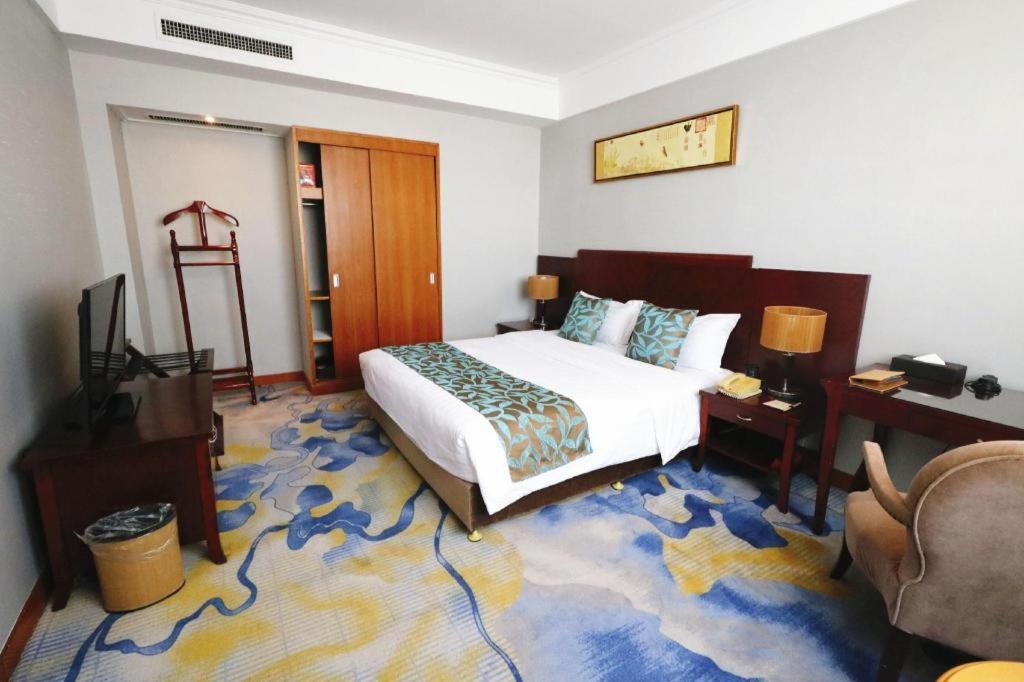 Qingdao Royal Garden Hotel Exteriör bild