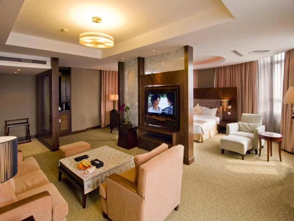 Qingdao Royal Garden Hotel Exteriör bild
